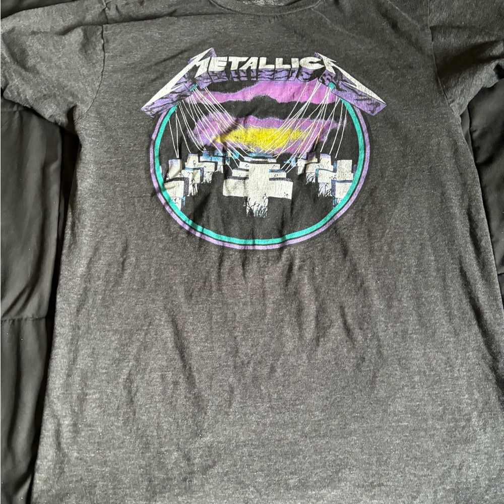 Metallica band shirt